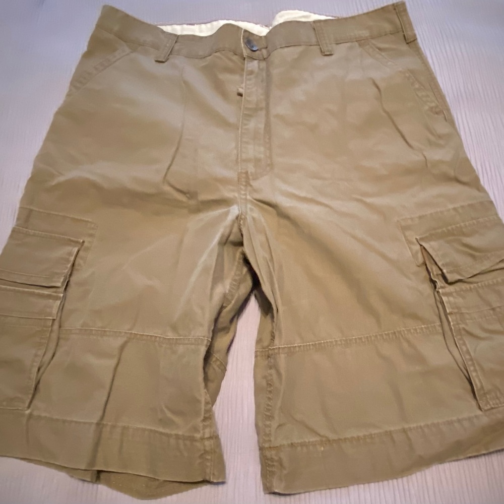 Men’s Levi’s Cargo Shorts Size 38